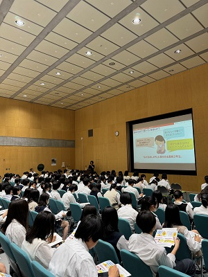 060712　２年次進路ガイダンス01